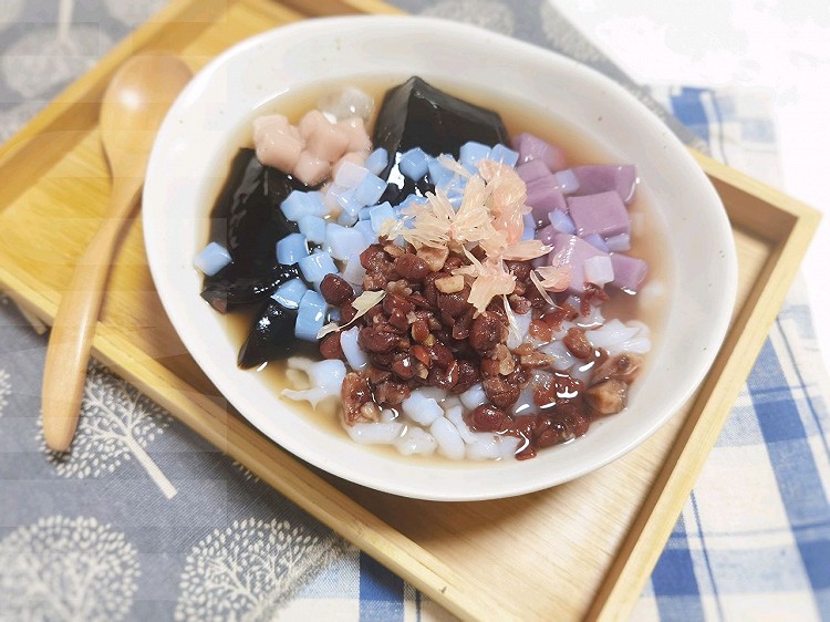 一些炎秋,什锦凉粉捞的做法