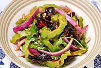 #舌尖上的乡村同款美食#苦瓜洋葱拌木耳的做法