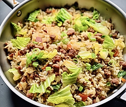 有肉有菜有主食，生菜牛肉炒饭口感丰富，营养好吃做法简单的做法