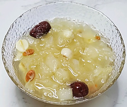 银耳莲子雪梨羹~秋冬滋补#美食说出“新年好”#的做法