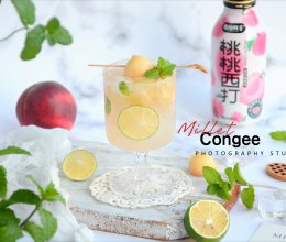 #玩心出道丨夏日DIY玩心潮饮挑战赛#冰冰凉凉的桃桃气泡水的做法