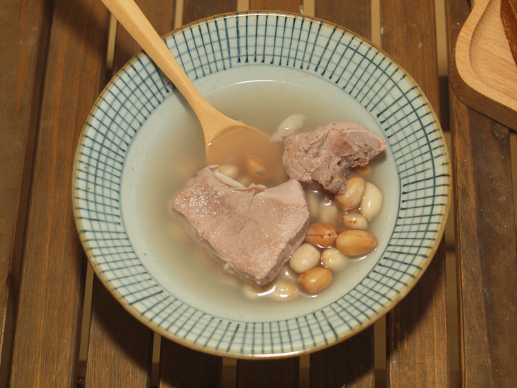 花生瘦肉汤的做法
