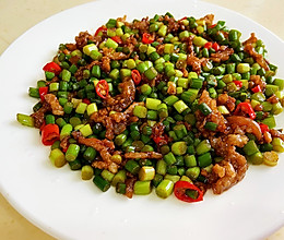 蒜苔炒肉的做法