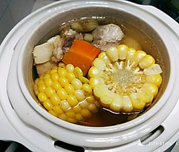 宿舍一人食之玉米胡萝卜马蹄排骨汤的做法