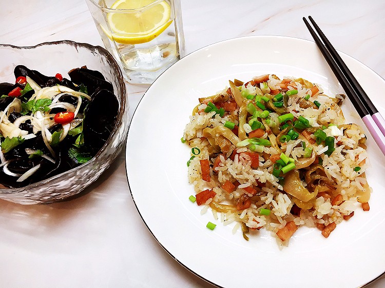 榨菜炒饭&芥末木耳的做法