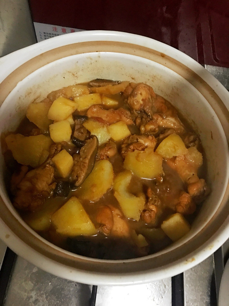 香菇土豆炖鸡翅根的做法