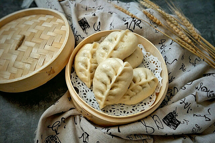 经典猪肉白菜包的做法