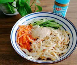 #四季宝蓝小罐#浓香四季宝花生酱拌面的做法