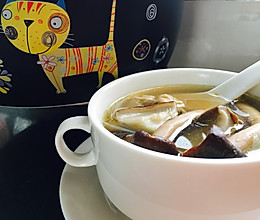 蘑菇鸡肉汤的做法