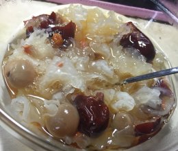 平民养颜圣品【红枣银耳羹】的做法