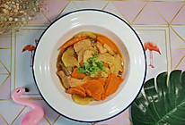 西葫芦胡萝卜鸡胸肉焖面（减脂菜单）的做法