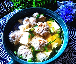 #夏日撩人滋味#豆腐鱼丸子汤的做法