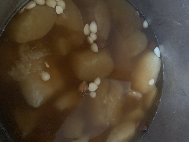 苹果雪梨无花果煲瘦肉的做法