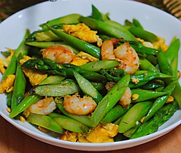 虾仁鸡蛋芦笋的做法