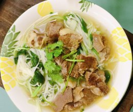 #加油 英格兰#清汤牛肉面的做法