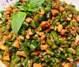 开胃菜-泰式打抛肉（大人小孩都爱啊）的做法