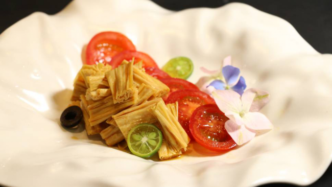 豆黄金豆厨房|鲜腐竹摇滚小番茄的做法