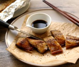【黑椒盐烤鲭鱼Mackerel】附：内脏清理及鱼肉分片的做法