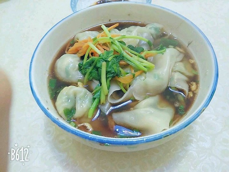 酸汤馄饨的做法