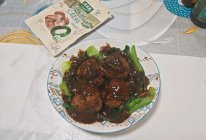 #厨房鲜香秘诀，太太乐松茸鲜，一餐一筷见鲜香#四喜丸子的做法