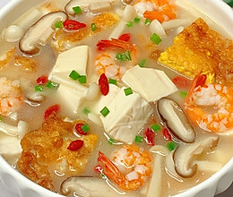 饱腹掉称✅鲜美浓郁的三鲜菌菇汤！的做法