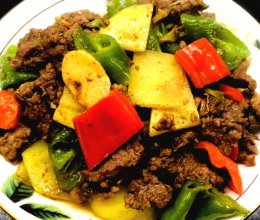 #非你莫“薯”挑战赛#薯块炒牛肉片的做法