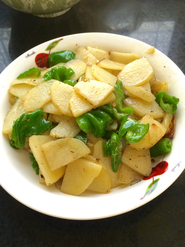 青辣椒炒土豆片的做法