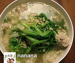 小白菜汆丸子的做法