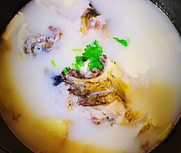 奶白味美/鲜香浓郁的鲫鱼豆腐汤的做法