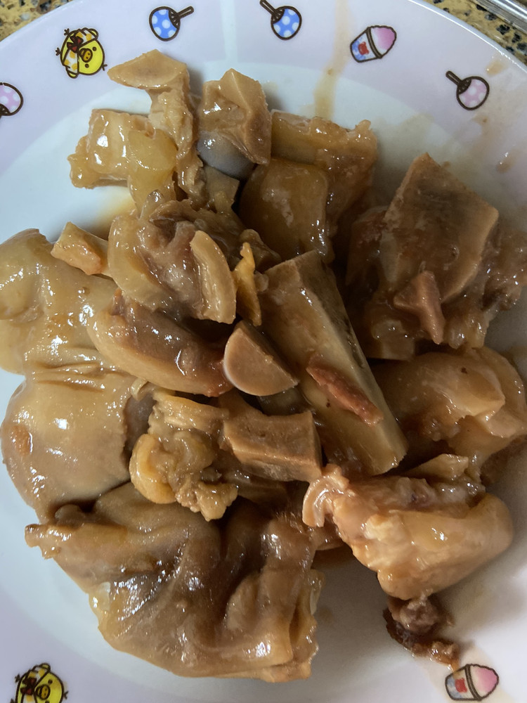 腐乳焖猪脚的做法