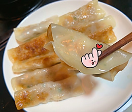 家常版美味锅贴虾仁鲜肉锅贴快手菜的做法