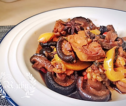超级下饭菜香菇彩椒炖鸡腿#美食新势力#的做法