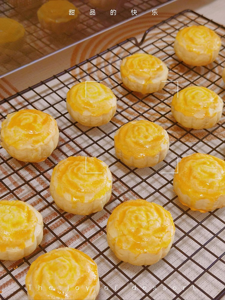 奶酥皮椰蓉蜜豆月饼的做法