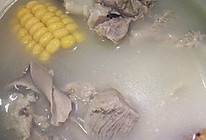 筒子骨猪肚玉米山药汤的做法