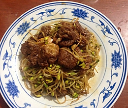黄豆芽炒油豆腐的做法