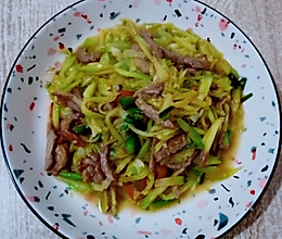 小南瓜炒肉的做法