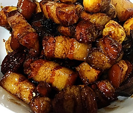 鹌鹑蛋羊肝菌红烧肉