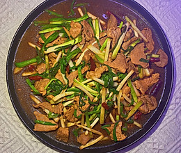 简单又美味的家常菜：蒜苗炒肉的做法