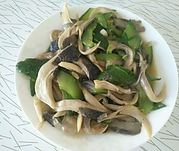 平菇素炒黄瓜的做法