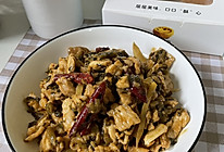 腌菜炒肉的做法
