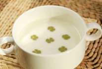 四叶草酸奶的做法