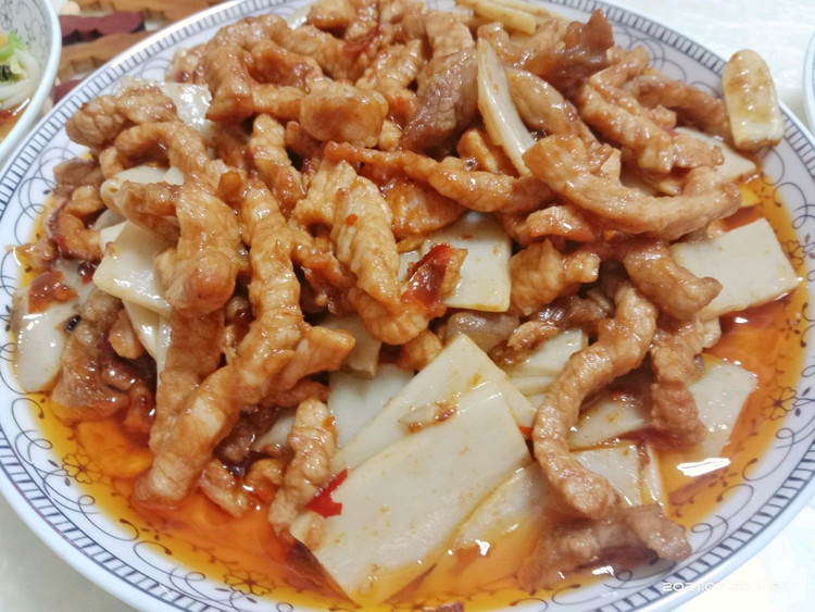 杏鲍菇炒肉的做法