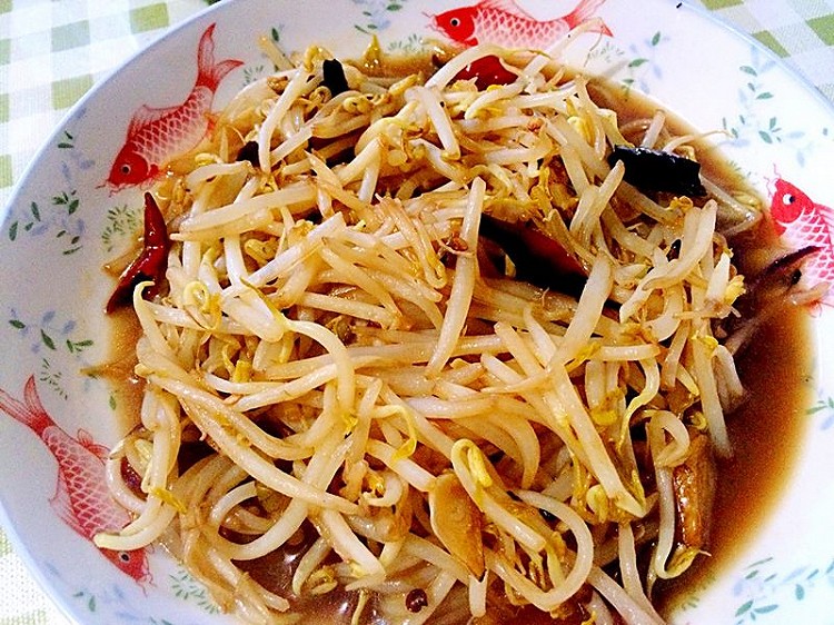 呛炒绿豆芽的做法