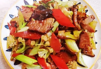 #豆果10周年生日快乐#胡萝卜腊肉炒菜花，越吃越过瘾的做法