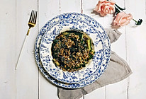 凉拌皮蛋拍青瓜的做法