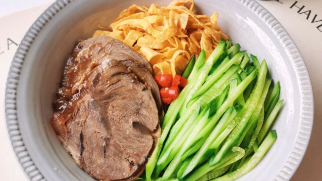 #轻食三剑客 嗨吃不怕胖#捞汁牛肉荞麦面的做法