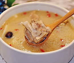 黄豆猪脚煲的做法