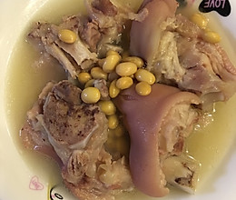 黄豆猪蹄汤的做法