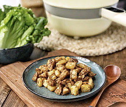孜然土豆炒鸡胸肉的做法