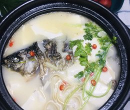 #花式炖煮不停歇#奶白鲫鱼豆腐汤的做法